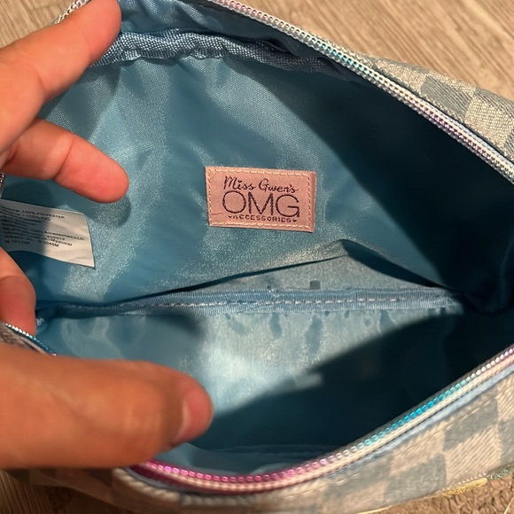 Cute Jean “love patch” makeup bag - Picture 4 of 8